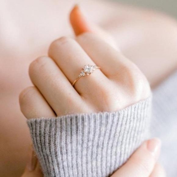 NEW 18K YELLOW GOLD DIAMOND PRINCESS RING, CUTE RING, SHINY RING. - Picture 3 of 6